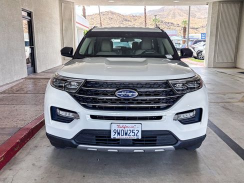Used 2020 Ford Explorer XLT w/ Equipment Group 202A RWD image 2
