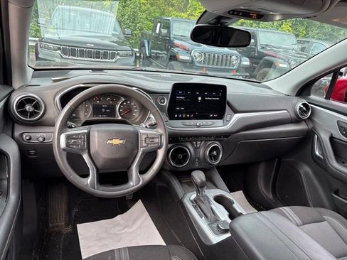 Used 2024 Chevrolet Blazer LT w/ Convenience Package AWD/4WD image 11
