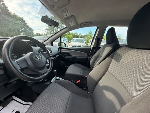 Used 2016 Toyota Yaris L FWD image 12