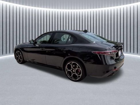 Used 2024 Alfa Romeo Giulia Veloce AWD/4WD image 8