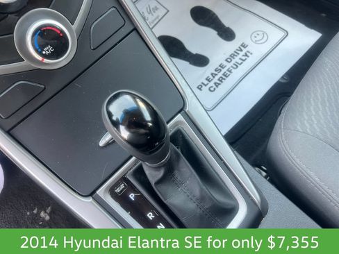 Used 2014 Hyundai Elantra SE FWD image 19