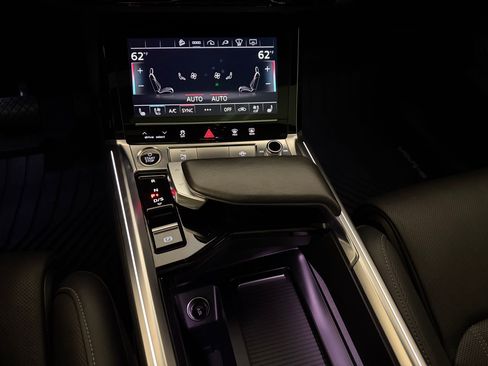 Certified 2023 Audi e-tron Prestige w/ Prestige Package AWD/4WD image 19