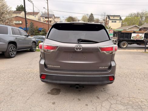 Used 2016 Toyota Highlander XLE image 6