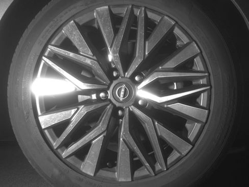 Used 2025 Nissan Altima 2.5 SV FWD image 15