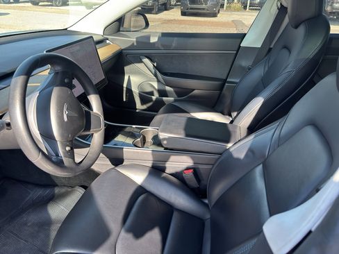 Used 2020 Tesla Model 3 Standard Range RWD image 3