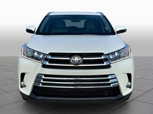 Used 2017 Toyota Highlander Limited FWD image 4