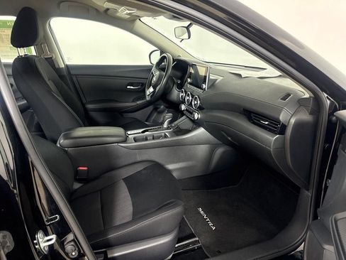 Used 2025 Nissan Sentra SV FWD image 11
