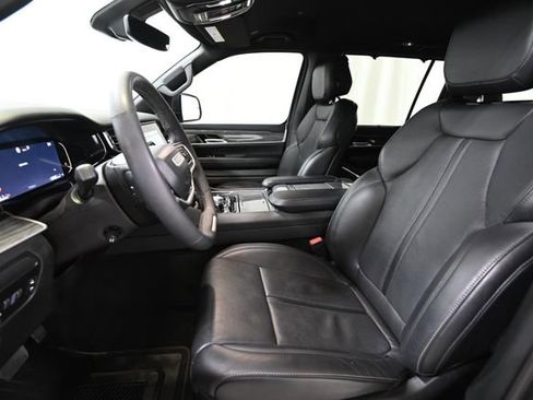 Used 2022 Jeep Wagoneer Series III w/ Convenience Group I AWD/4WD image 8