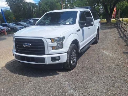 Used 2017 Ford F150 XLT w/ Equipment Group 302A Luxury image 5