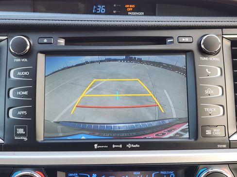 Used 2018 Toyota Highlander Limited image 18