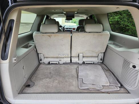 Used 2011 Chevrolet Suburban LTZ image 7