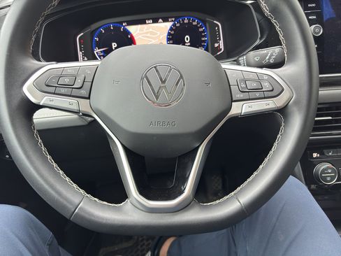 Used 2023 Volkswagen Taos SEL image 6