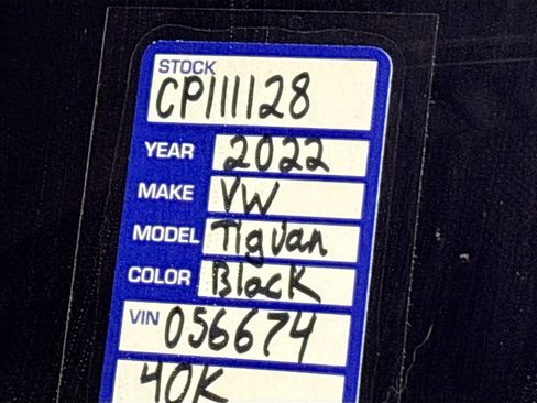 Used 2022 Volkswagen Tiguan SE R-Line image 25