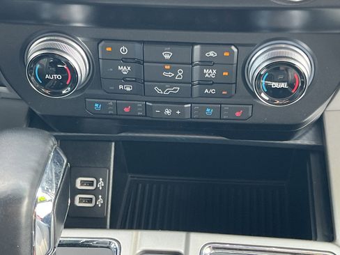 Certified 2020 Ford F150 Lariat w/ Equipment Group 502A Luxury AWD/4WD image 23