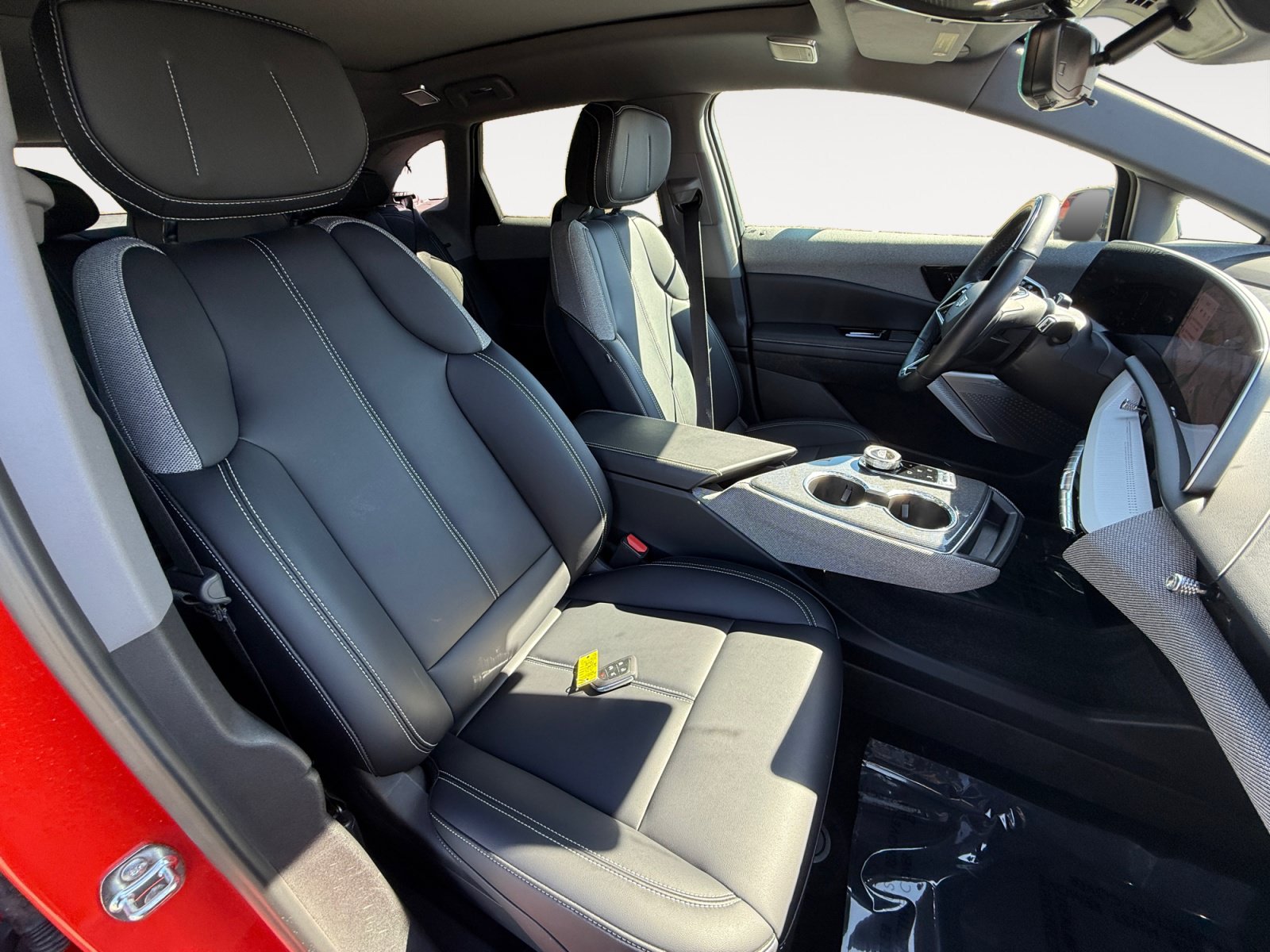 Used 2025 Cadillac Optiq Sport 1 AWD/4WD image 19