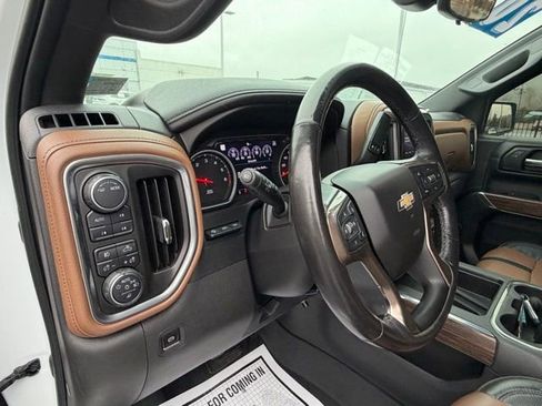 Certified 2020 Chevrolet Silverado 1500 High Country w/ Technology Package image 39