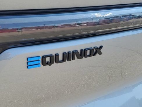 Used 2025 Chevrolet Equinox EV RS FWD image 33