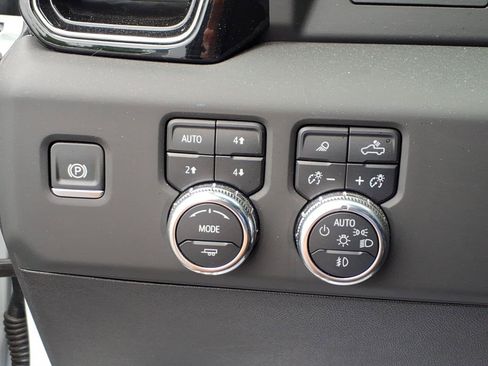 Used 2025 GMC Sierra 2500 AT4 AWD/4WD image 25