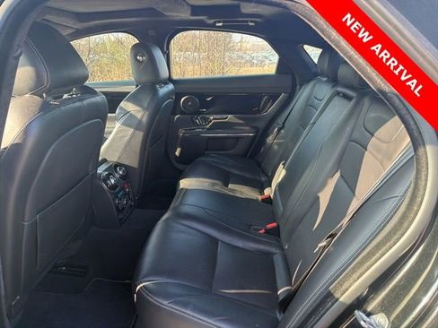 Used 2015 Jaguar XJ Base image 15