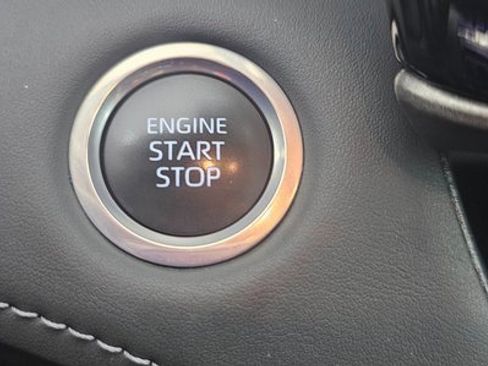 Used 2024 Toyota Highlander XLE image 11