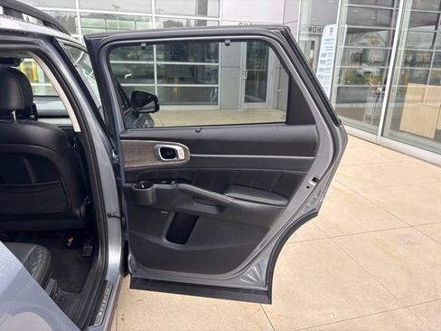 Used 2023 Kia Sorento SX Prestige AWD/4WD image 32