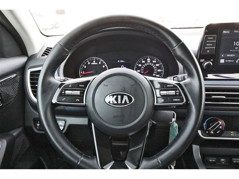 Used 2021 Kia Seltos S FWD image 14