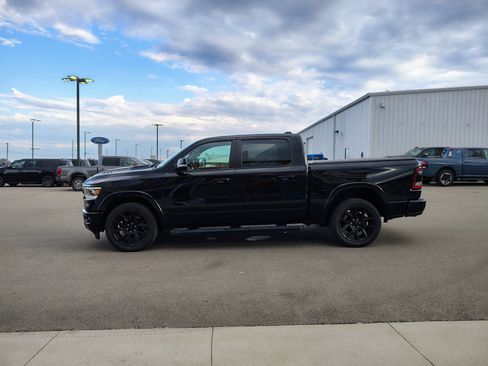 Used 2020 RAM 1500 Laramie AWD/4WD image 4