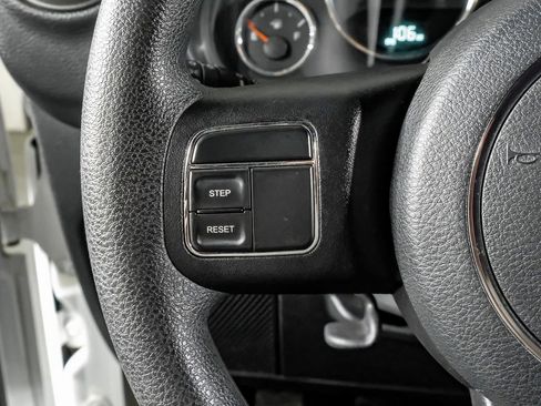 Used 2018 Jeep Wrangler Sport image 15