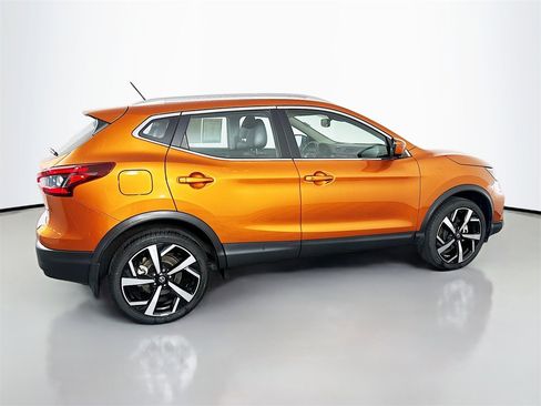 Used 2022 Nissan Rogue Sport SL w/ Premium Package image 8