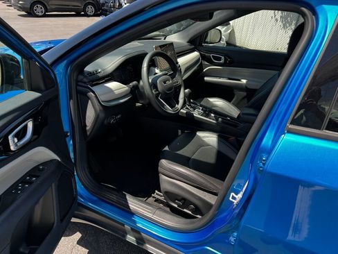 Used 2025 Jeep Compass Limited AWD/4WD image 15