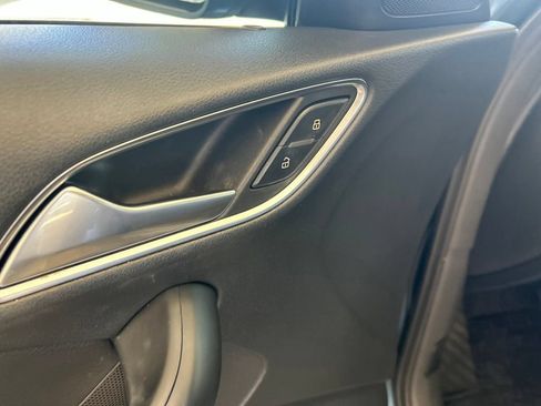 Used 2018 Audi Q3 2.0T Premium FWD image 37