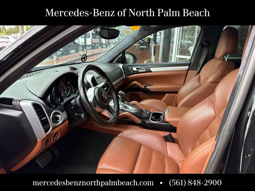 Used 2016 Porsche Cayenne Turbo AWD/4WD image 5