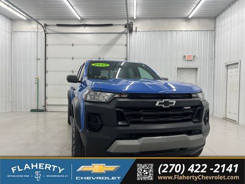 Used 2025 Chevrolet Colorado Trail Boss AWD/4WD image 1