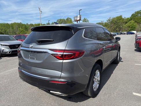 Used 2020 Buick Enclave Essence image 7