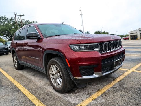 Used 2022 Jeep Grand Cherokee L Laredo w/ Luxury Tech Group I AWD/4WD image 5