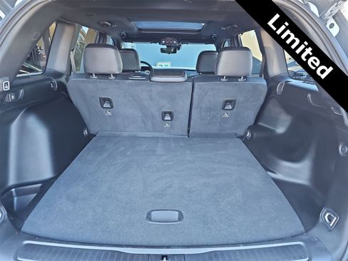 Used 2025 Jeep Grand Cherokee Limited w/ Luxury Tech Group II image 23