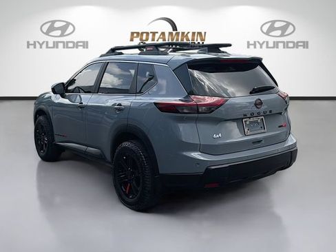 Used 2025 Nissan Rogue SV AWD/4WD image 7