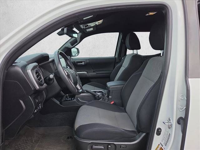 Used 2023 Toyota Tacoma TRD Off-Road w/ Black Out Package (TMS) AWD/4WD image 13