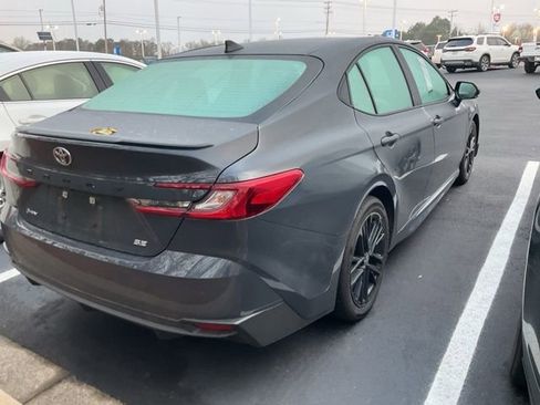 Used 2025 Toyota Camry SE w/ Convenience Package image 6