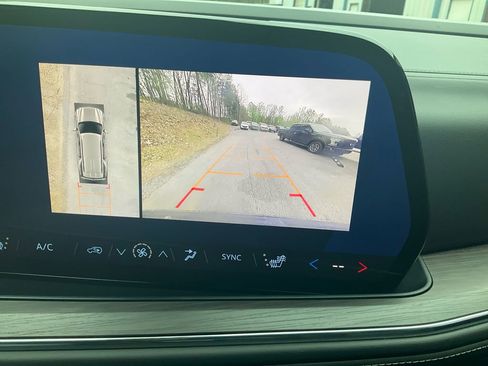 Used 2025 Chevrolet Tahoe Z71 w/ Comfort Package image 23