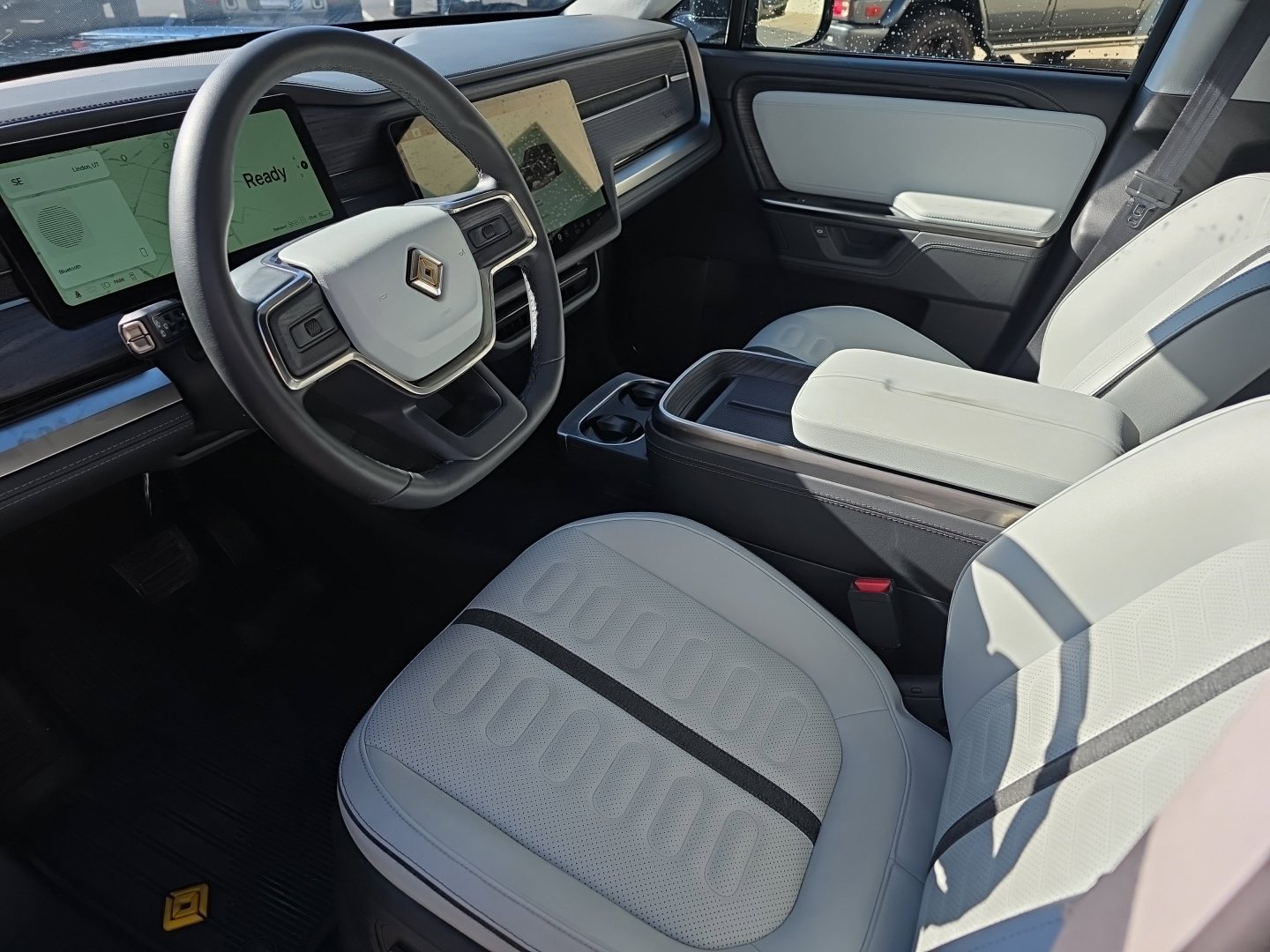 Used 2025 Rivian R1S Adventure Dual AWD/4WD image 6