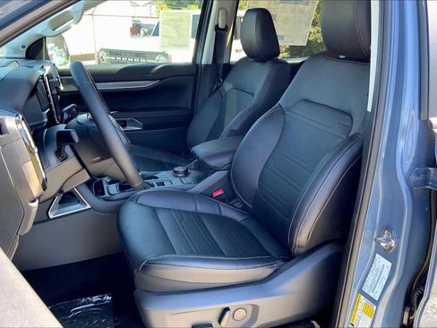 Used 2025 Ford Ranger Lariat w/ FX4 Off-Road Package image 9