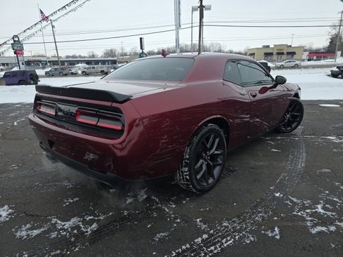Used 2020 Dodge Challenger SXT w/ Blacktop Package image 6