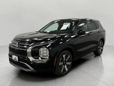 New 2026 Mitsubishi Outlander SE image 9