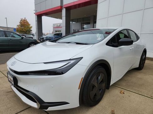 New 2026 Toyota Prius SE image 8