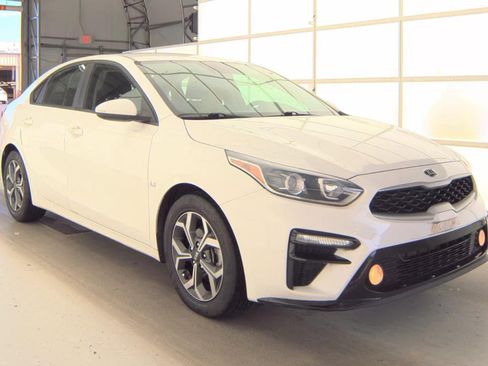 Used 2020 Kia Forte LXS FWD image 3