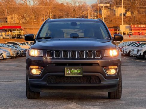 Used 2019 Jeep Compass Latitude w/ Cold Weather Group image 3