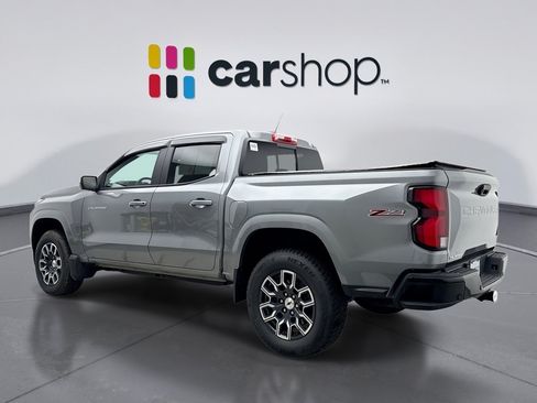 Used 2025 Chevrolet Colorado Z71 w/ Technology Package AWD/4WD image 3
