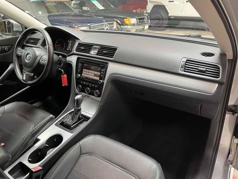 Used 2013 Volkswagen Passat 2.5 SE FWD image 11