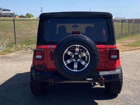 Used 2021 Jeep Wrangler Unlimited Sahara AWD/4WD image 5